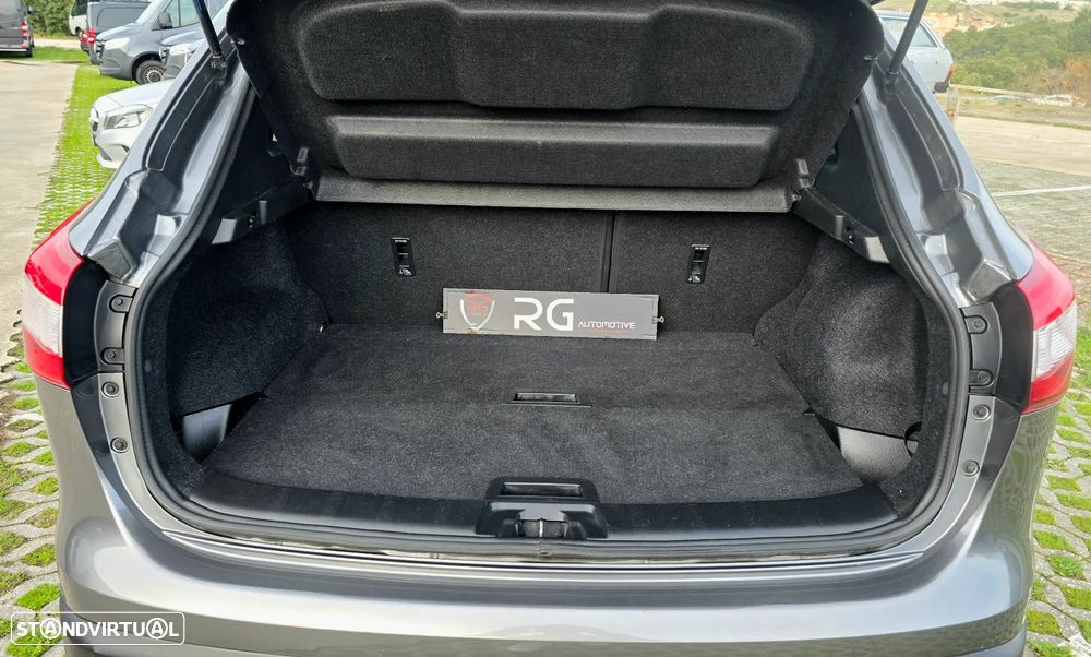 Nissan Qashqai 1.2 DIG-T N-Vision - 23