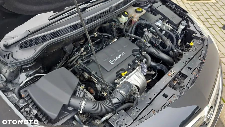 Opel Astra 1.4 Turbo 150 Jahre - 31