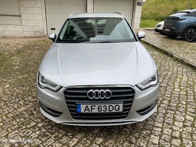 Audi A3 Sportback 1.6 TDI DPF Ambiente - 2