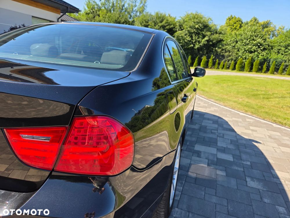 BMW Seria 3 318d DPF Edition Exclusive - 17