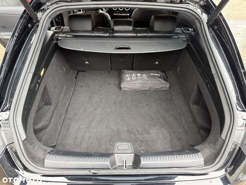Mercedes-Benz CLA 180 7G-DCT Edition Progressive Line - 29