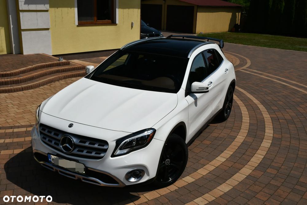 Mercedes-Benz GLA 250 4-Matic AMG Line - 10