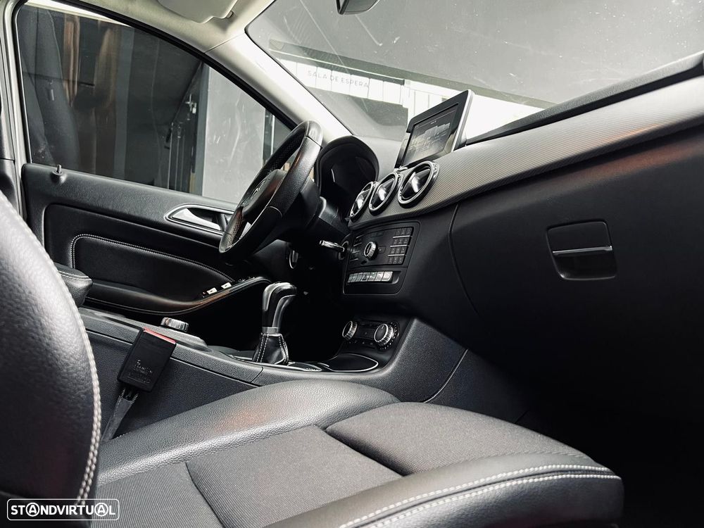 Mercedes-Benz B 180 d Style - 18
