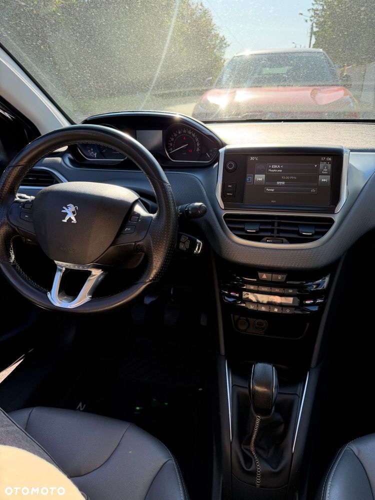 Peugeot 208 1.2 PureTech GPF Allure S&S - 2