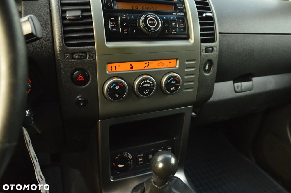 Nissan Pathfinder 2.5 dCi Comfort - 22