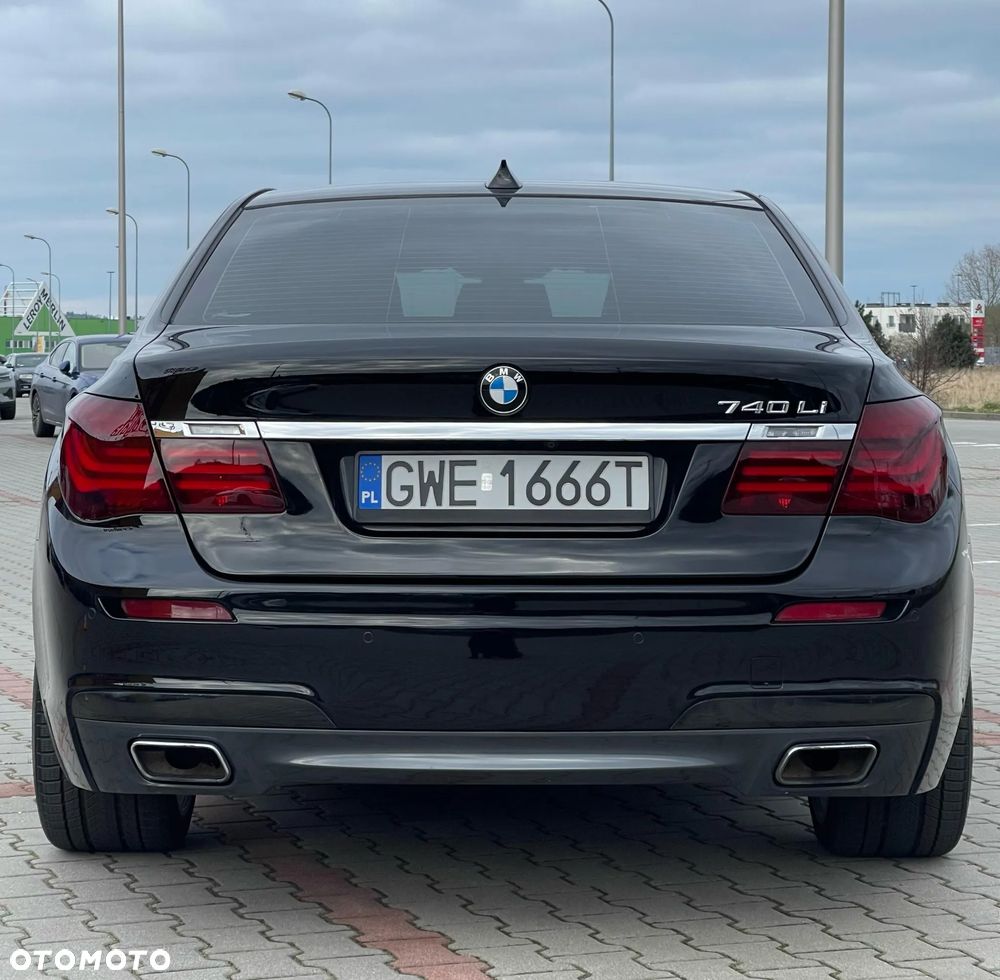 BMW Seria 7 740Li - 8