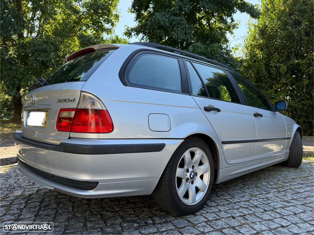BMW 320 d Touring - 12