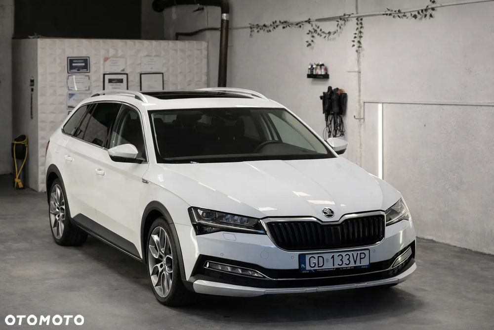 Skoda Superb 2.0 TDI SCR 4x4 Scout DSG - 1