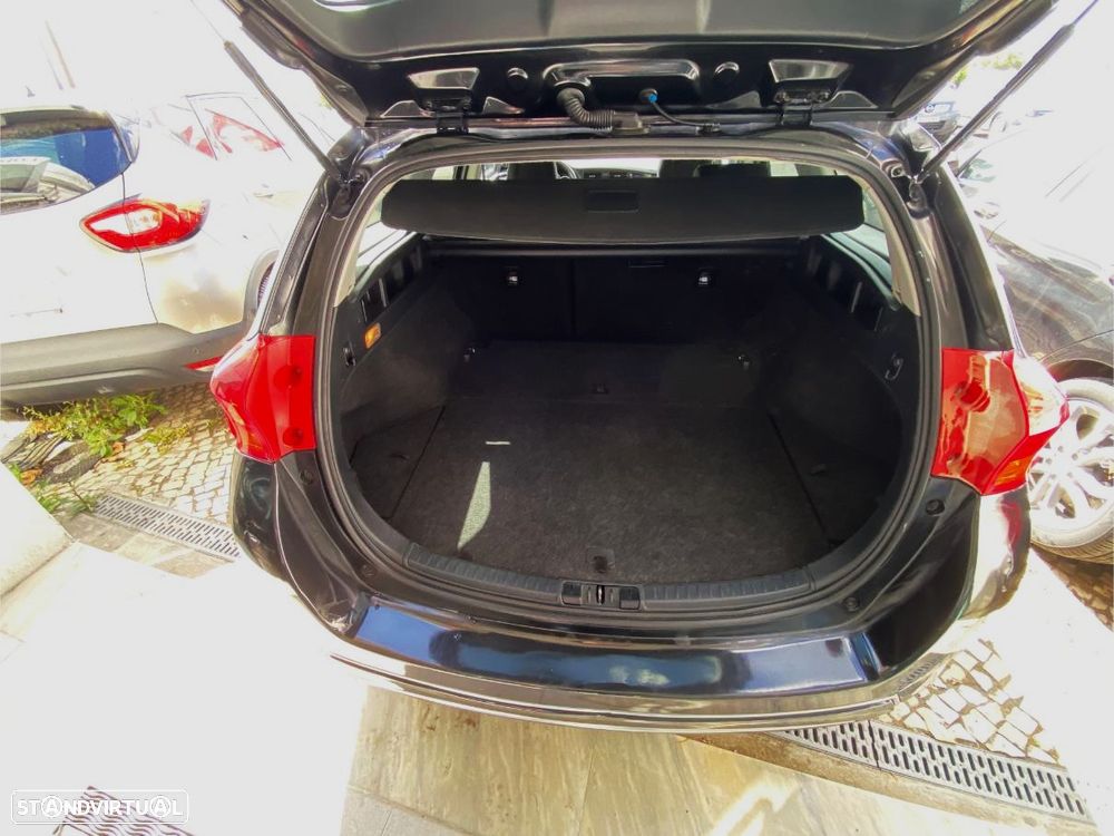 Toyota Auris Touring Sports 1.4 D-4D Com+P.Sport - 20