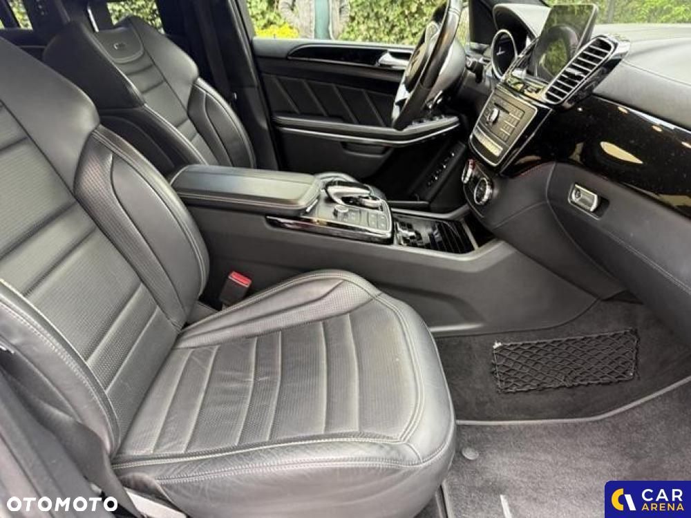 Mercedes-Benz GLS - 29