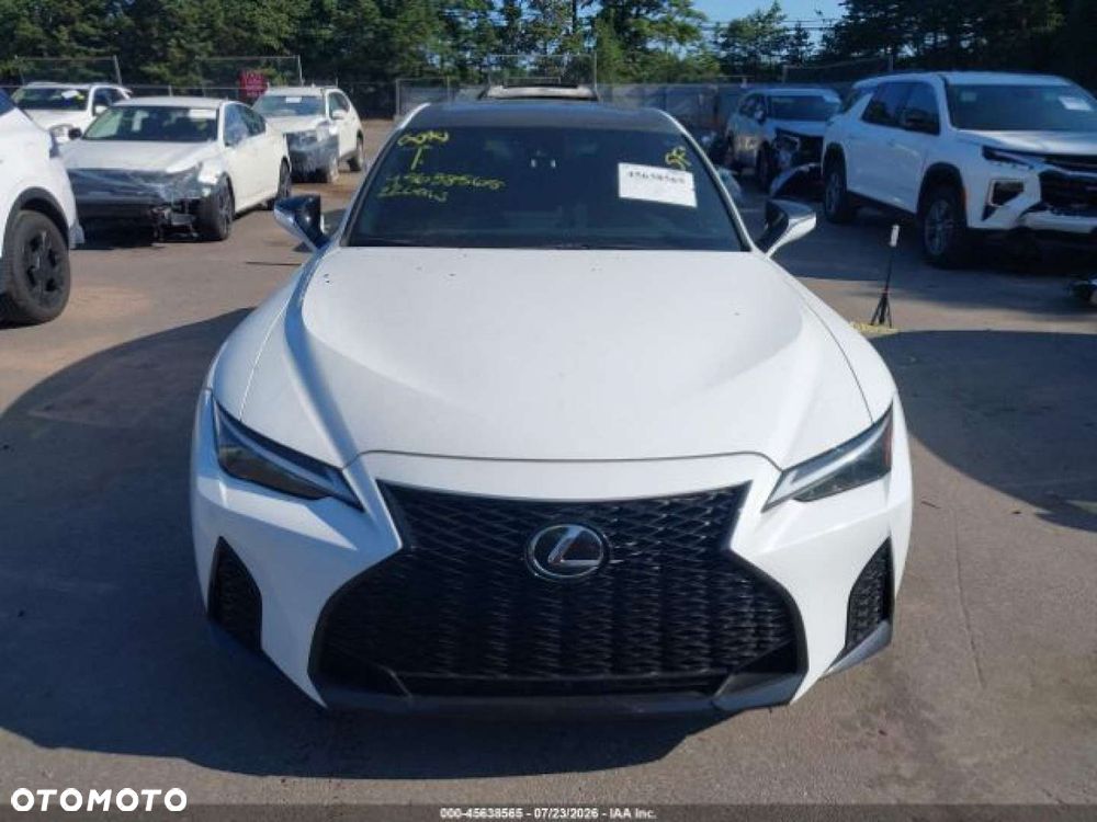 Lexus IS - 5