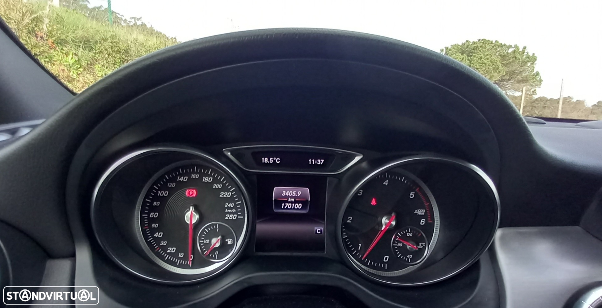 Mercedes-Benz CLA 200 d Shooting Brake AMG Line - 26