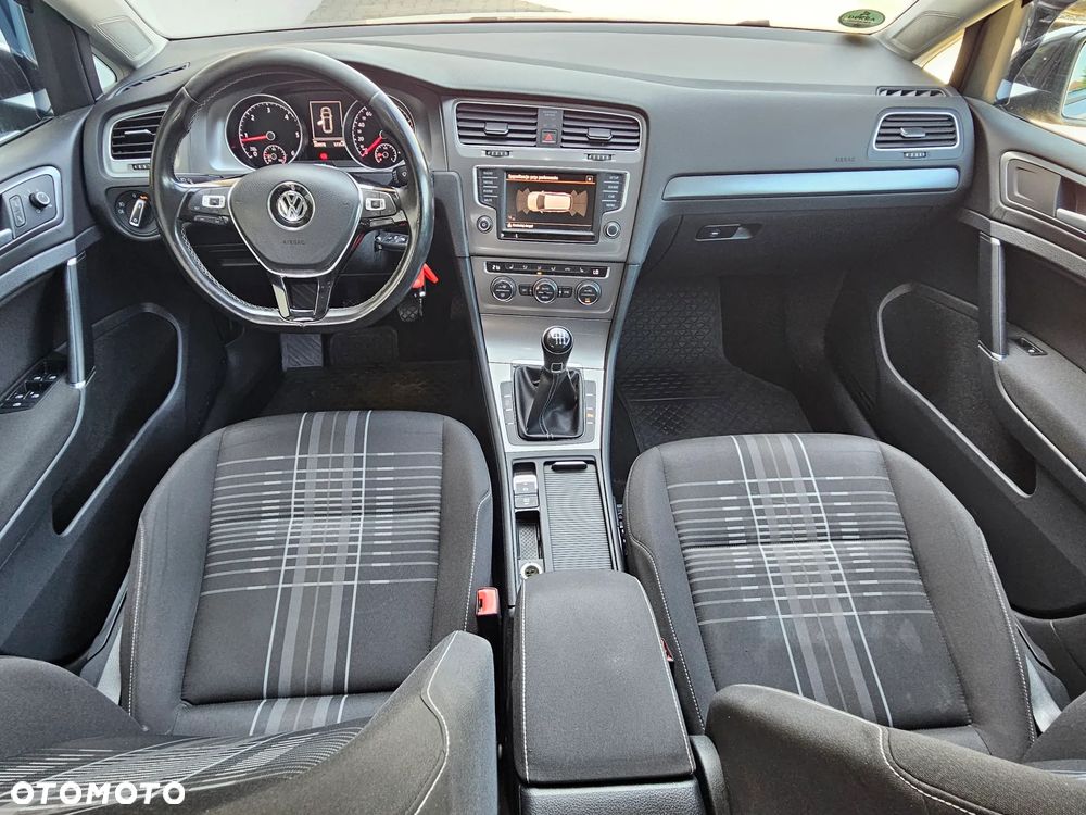 Volkswagen Golf 2.0 TDI BlueMotion Technology Lounge - 24
