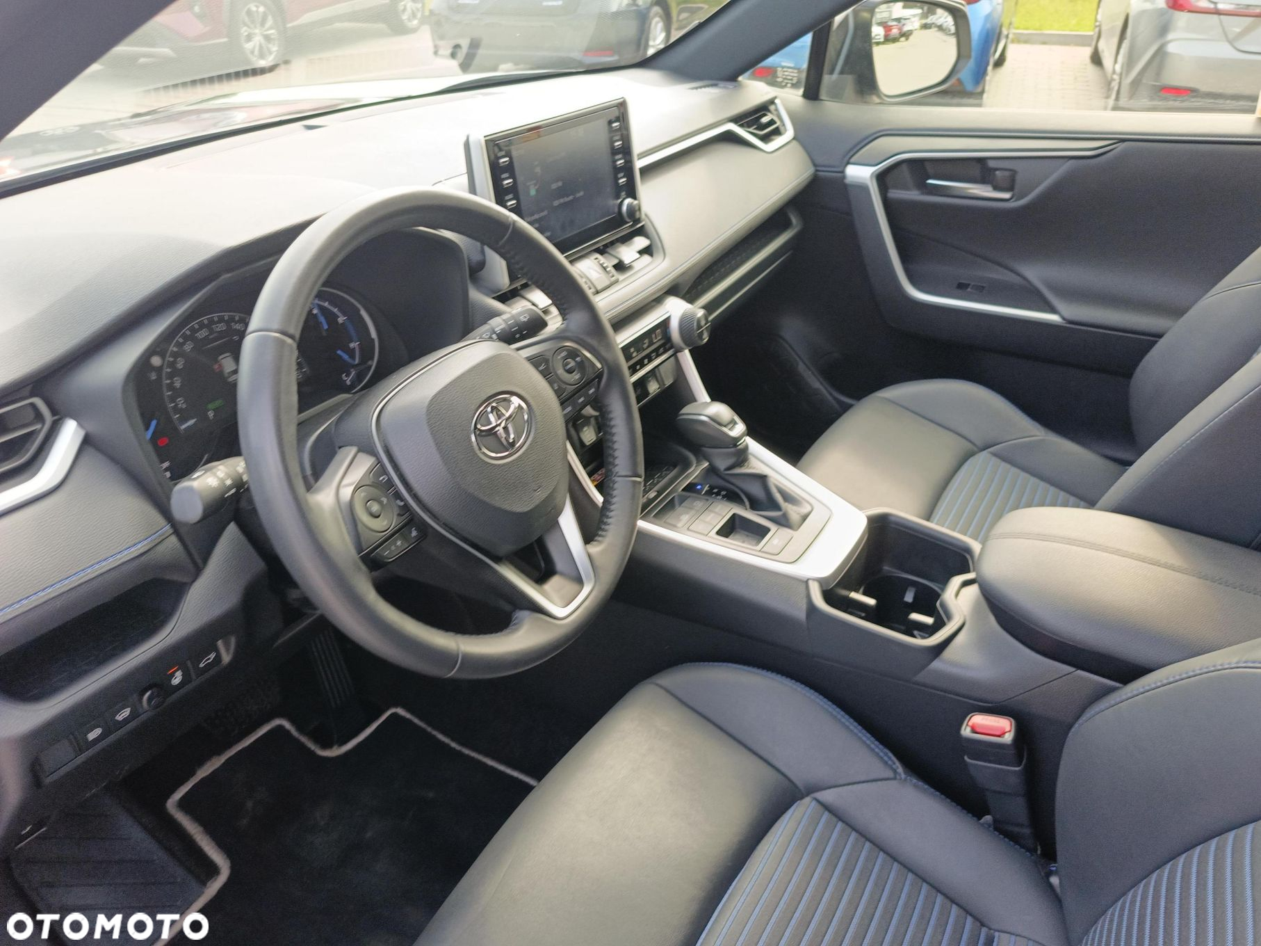 Toyota RAV4 - 9