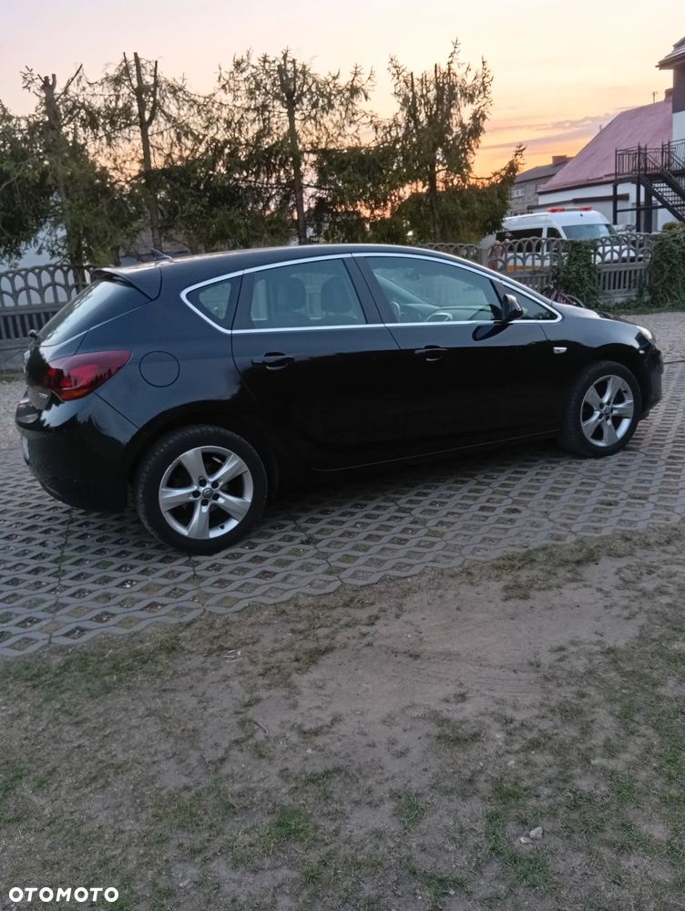 Opel Astra 1.4 Turbo Edition - 11