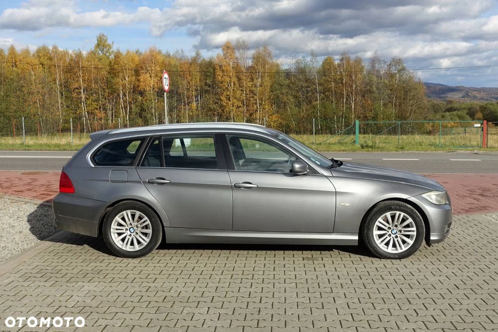 BMW Seria 3 2010 photo 4