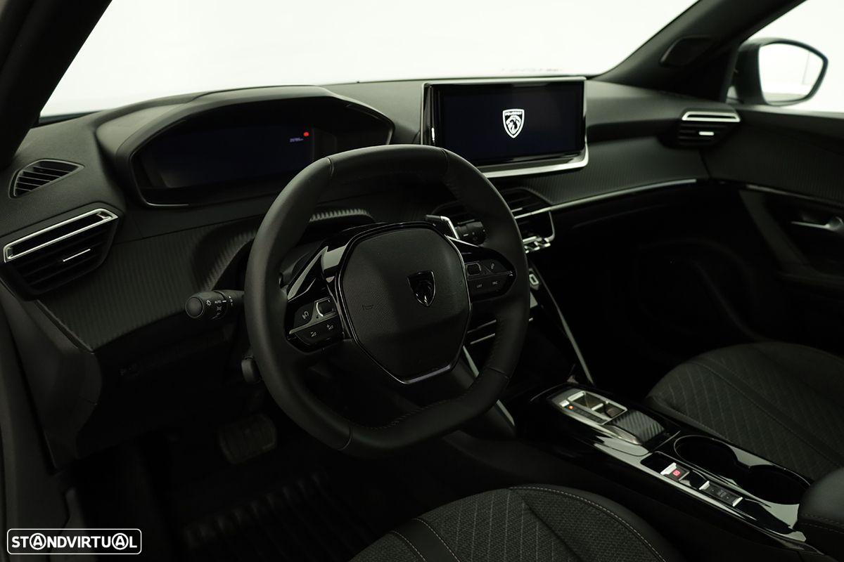 Peugeot 2008 1.2 PureTech Allure EAT8 - 7