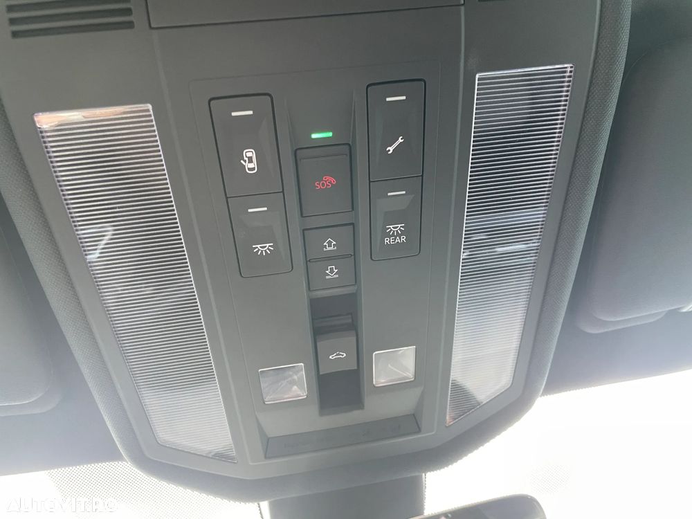 Volkswagen Touareg V6 TDI 4MOTION R-Line - 34