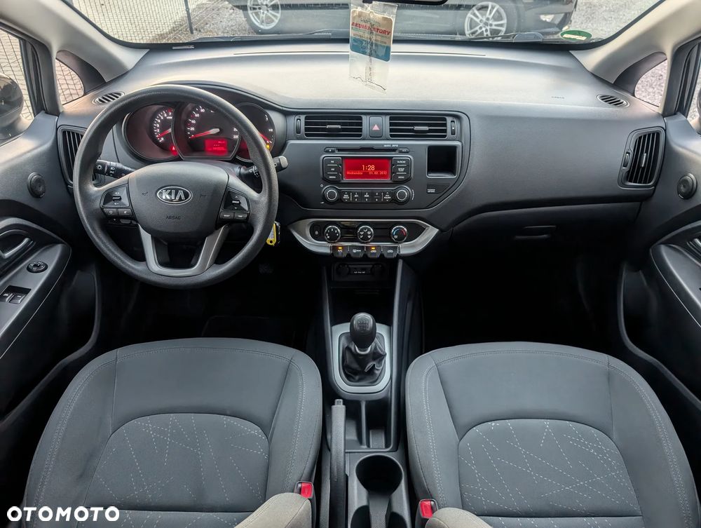 Kia Rio - 10