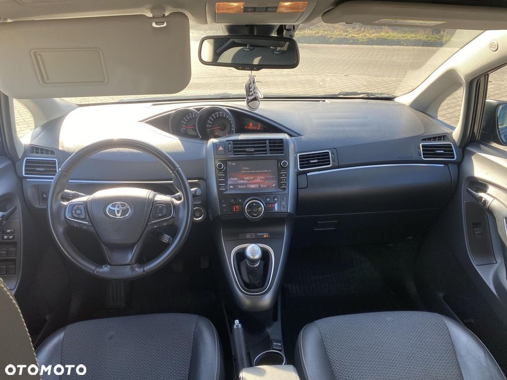Toyota Verso 1.8 Prestige 7os EU6 - 4