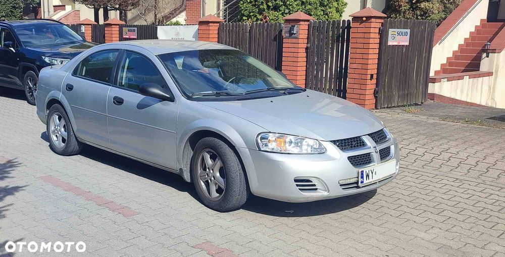 Dodge Stratus - 2