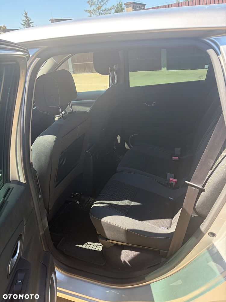 Renault Scenic 1.4 16V TCE Expression - 11