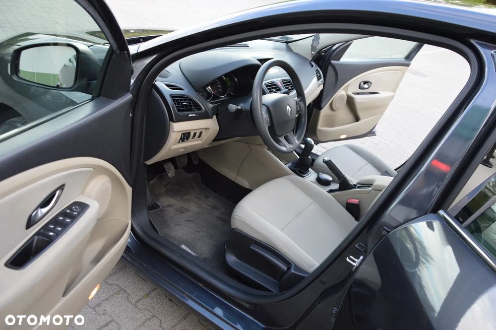 Renault Fluence 1.6 16V Expression - 13