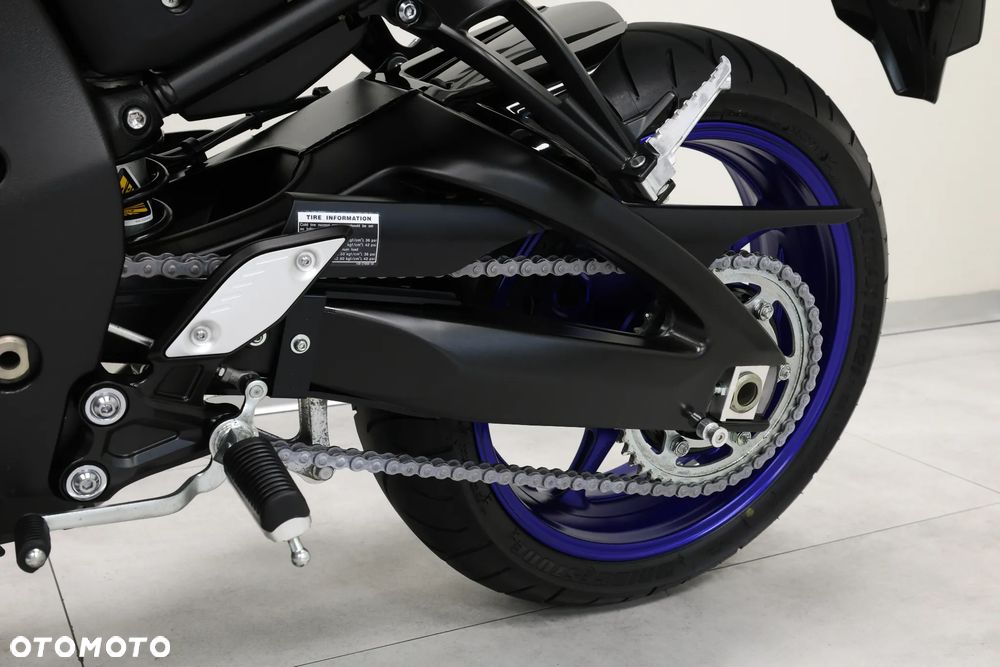 Yamaha FZ8 - 40