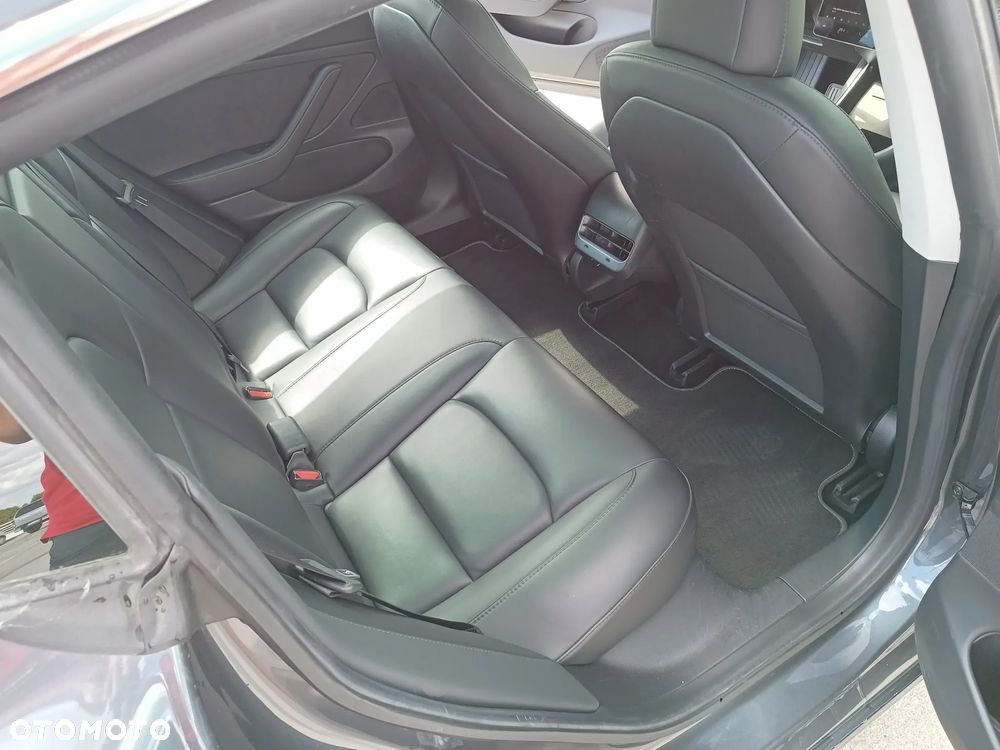 Tesla Model 3 Langstreckenbatterie Allradantrieb Dual Motor - 11