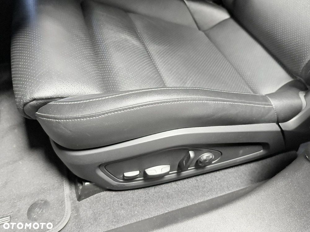 Porsche Taycan Sport Turismo Performance Plus - 31