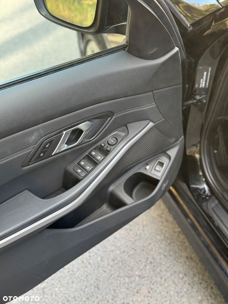 BMW Seria 3 330e Advantage sport - 28