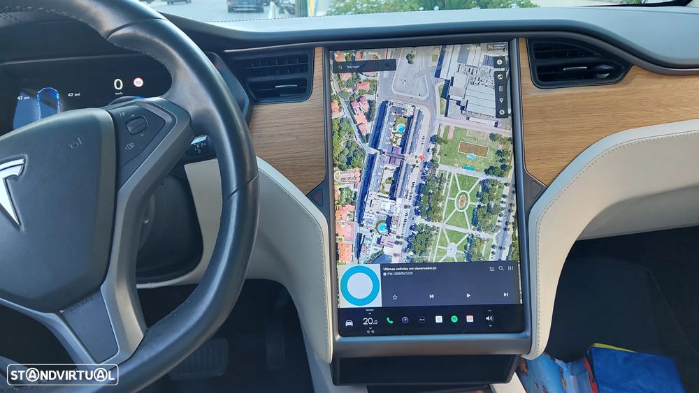 Tesla Model X - 11