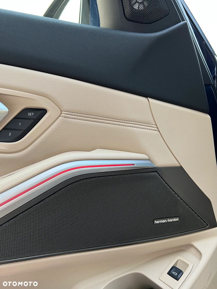 BMW Seria 3 320d Luxury Line sport - 13
