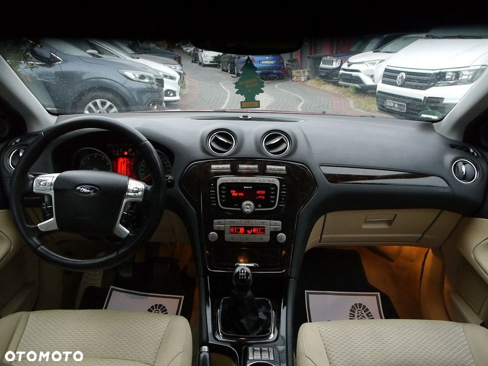 Ford Mondeo 2.0 FF Ghia - 23