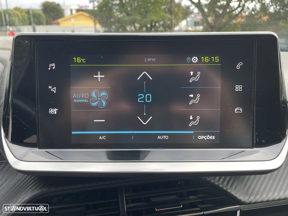 Peugeot e-208 E-Style - 44