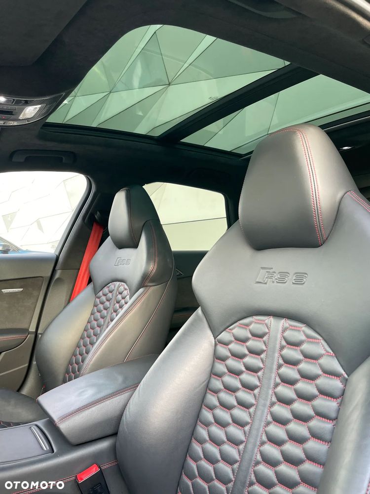 Audi RS6 Avant - 26