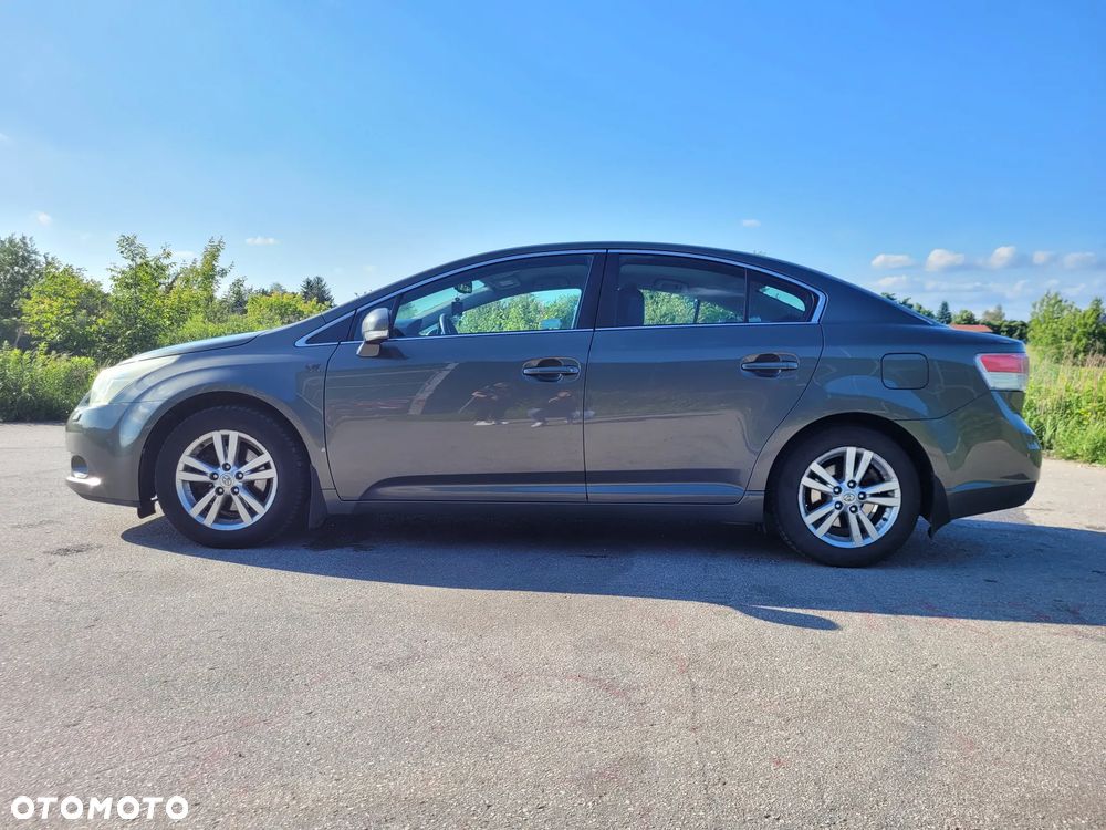 Toyota Avensis - 3