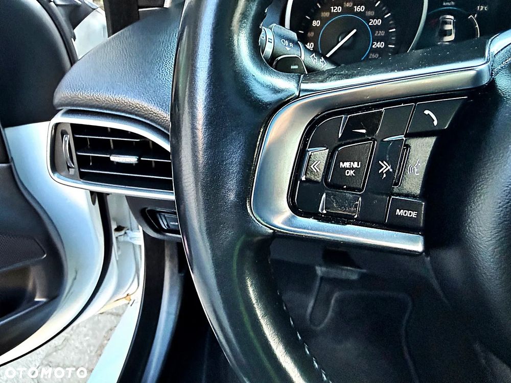 Jaguar XE 20d R-Sport - 38