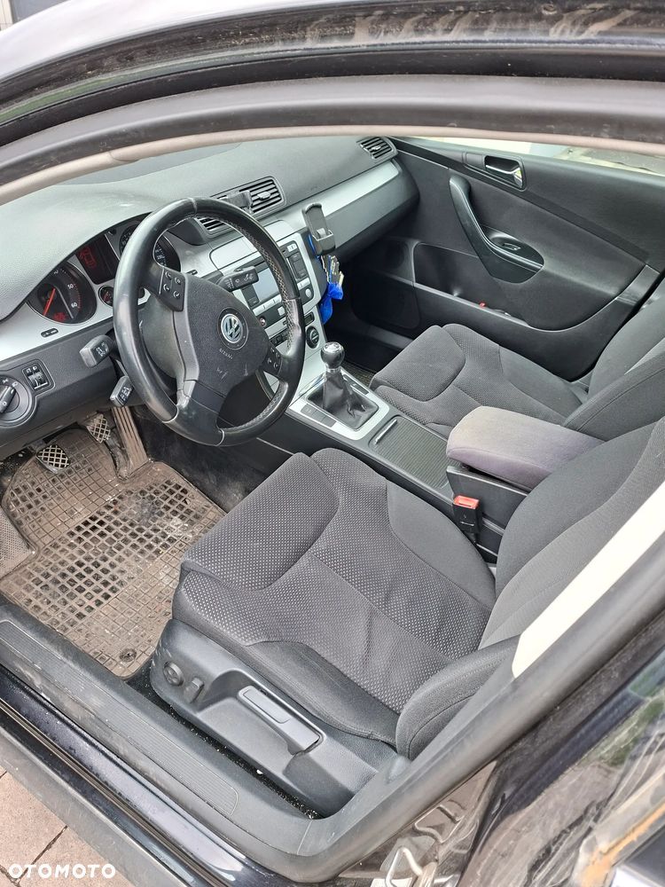 Volkswagen Passat 2.0 TDI DPF Individual - 3