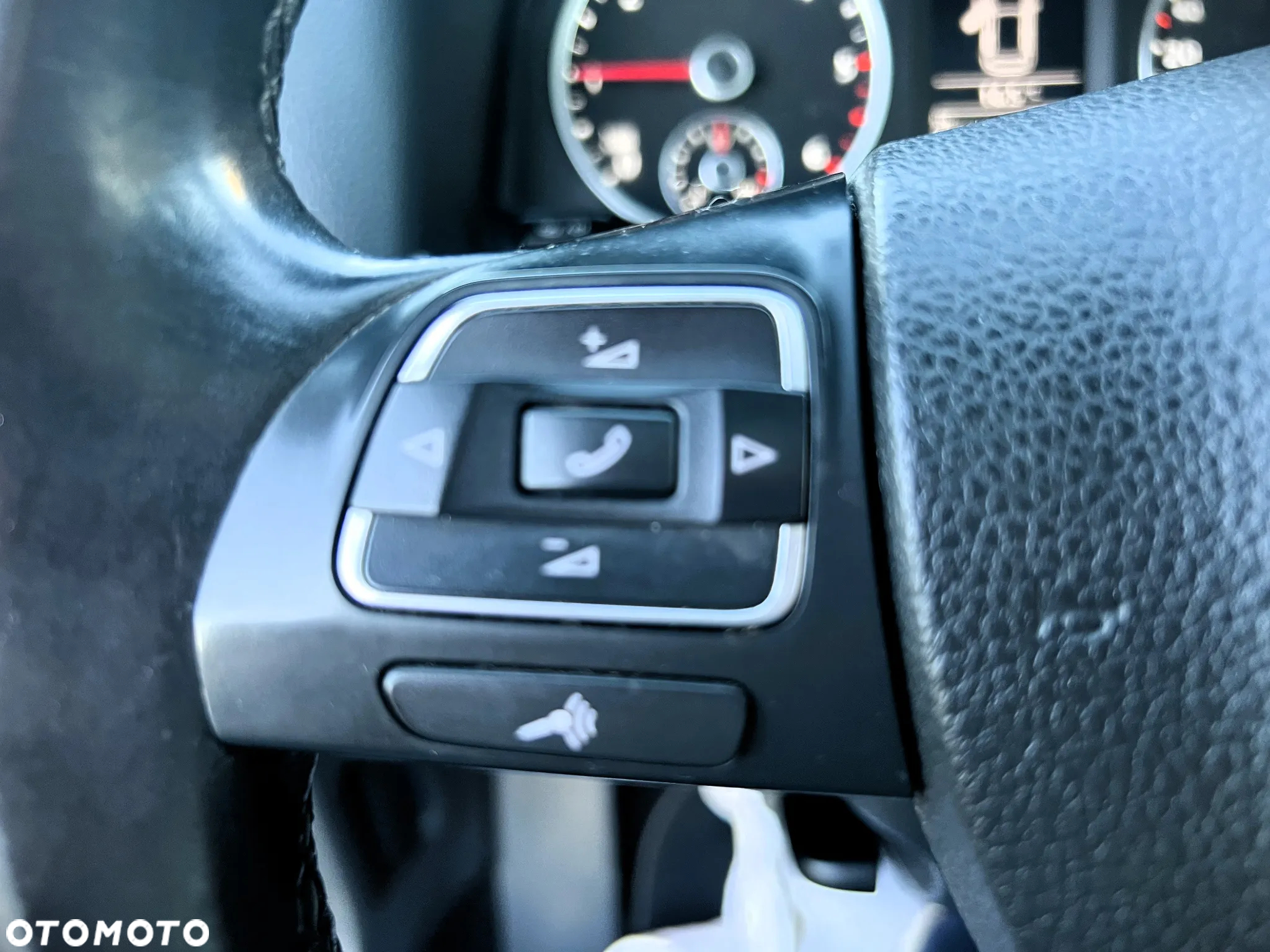 Volkswagen Tiguan - 21
