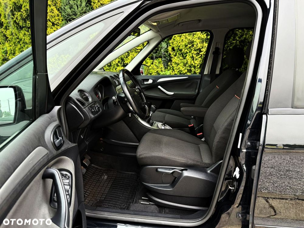 Ford Galaxy - 22