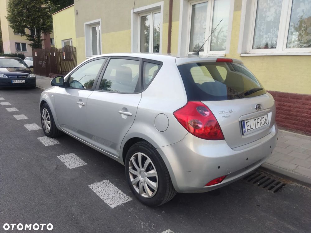 Kia Ceed 1.6 Crdi Comfort - 4