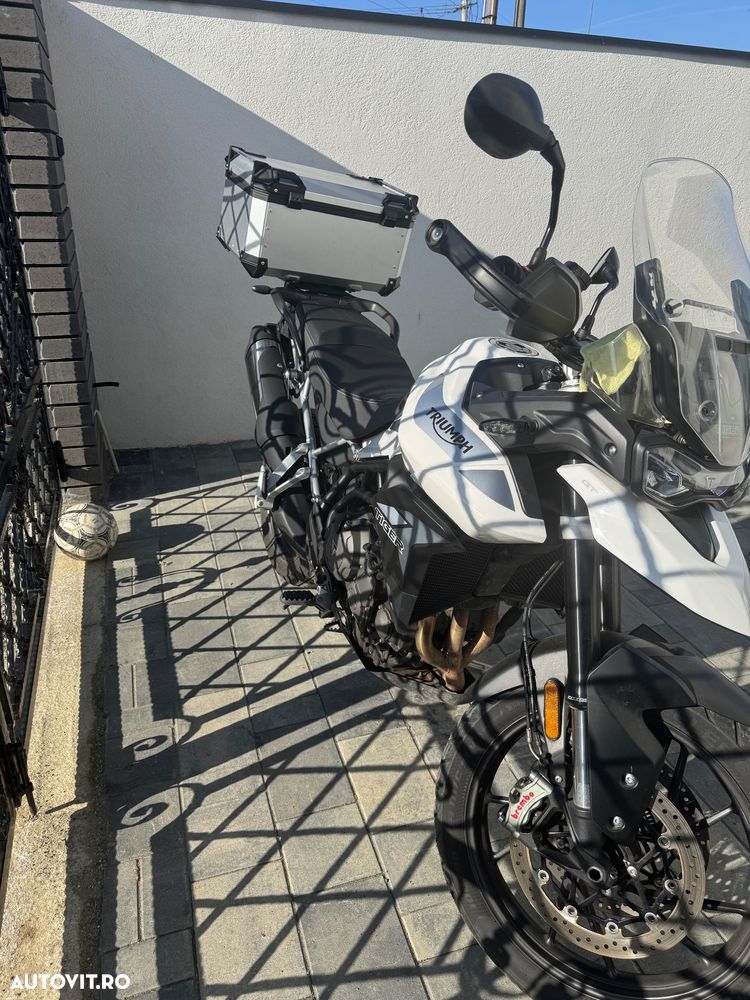 Triumph Tiger 900 - 11