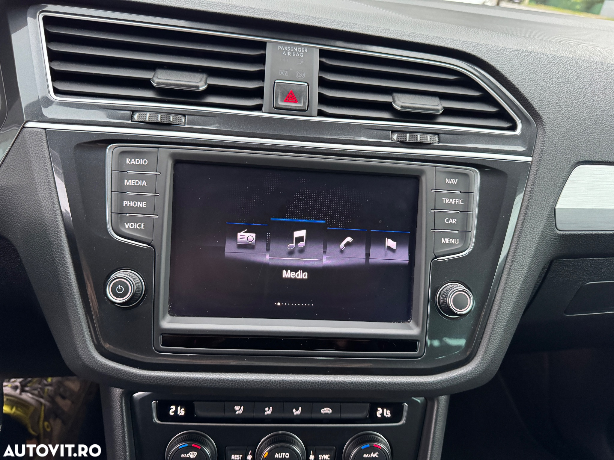 Volkswagen Tiguan 2.0 TDI 4Motion DSG BMT Sport & Style - 17