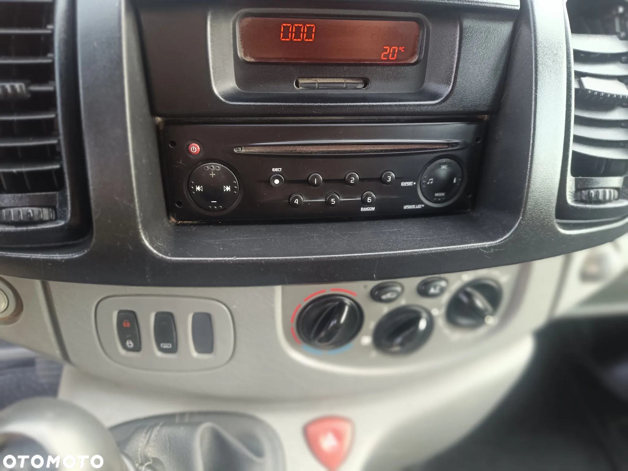 Renault Trafic - 8