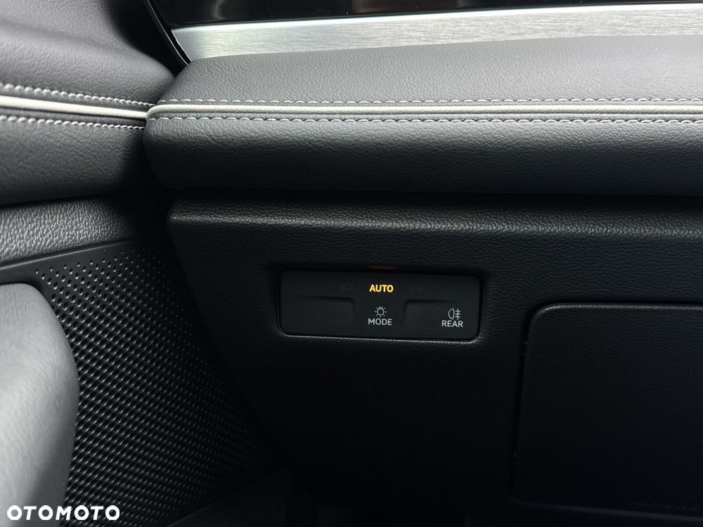 Volkswagen Passat Variant 1.5 TSI ACT mHEV Business Plus DSG - 25