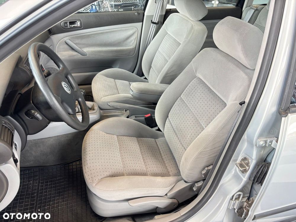 Volkswagen Passat - 10