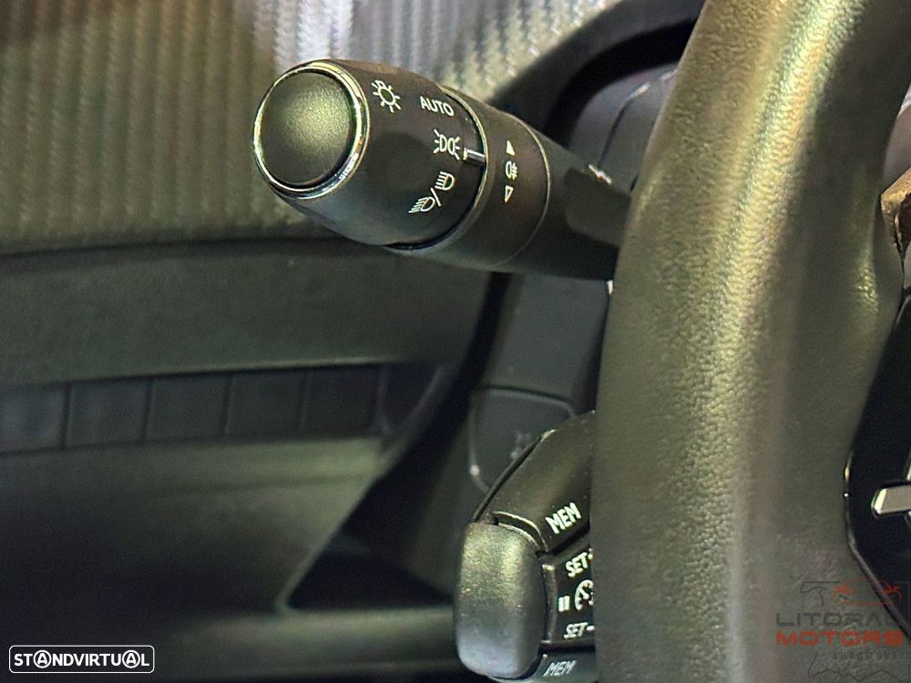 Peugeot 2008 1.2 PureTech Allure Pack EAT8 - 24