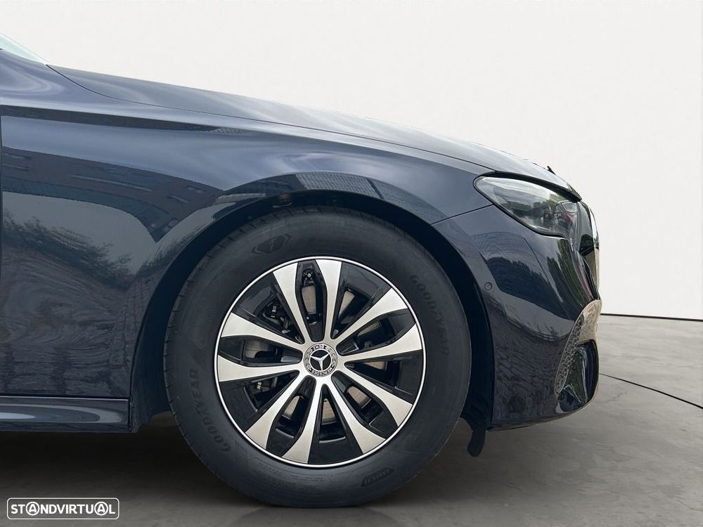Mercedes-Benz E 220 — fotografia 5