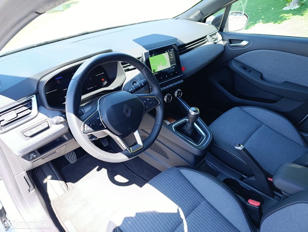 Renault Clio 1.0 TCe Techno Bi-Fuel - 13